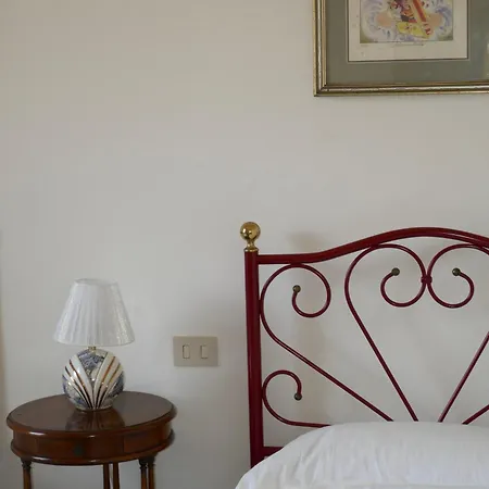 Iliana Villa