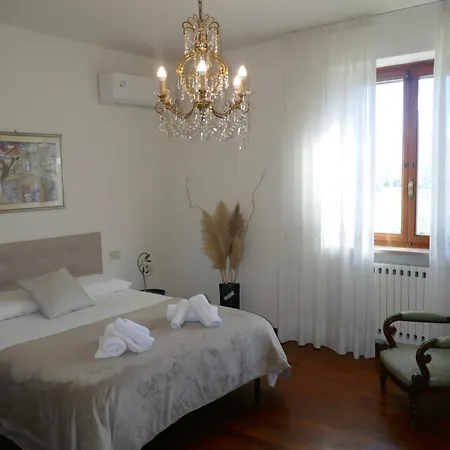Iliana Villa *