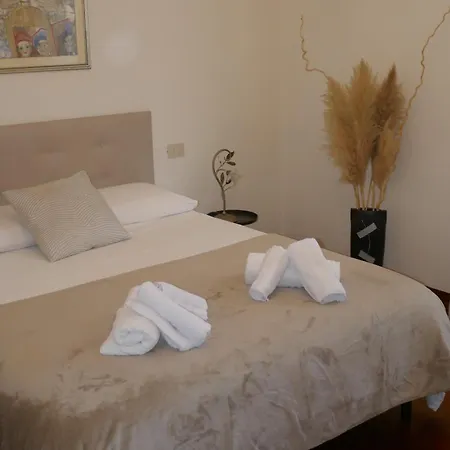 Iliana Villa Lucca